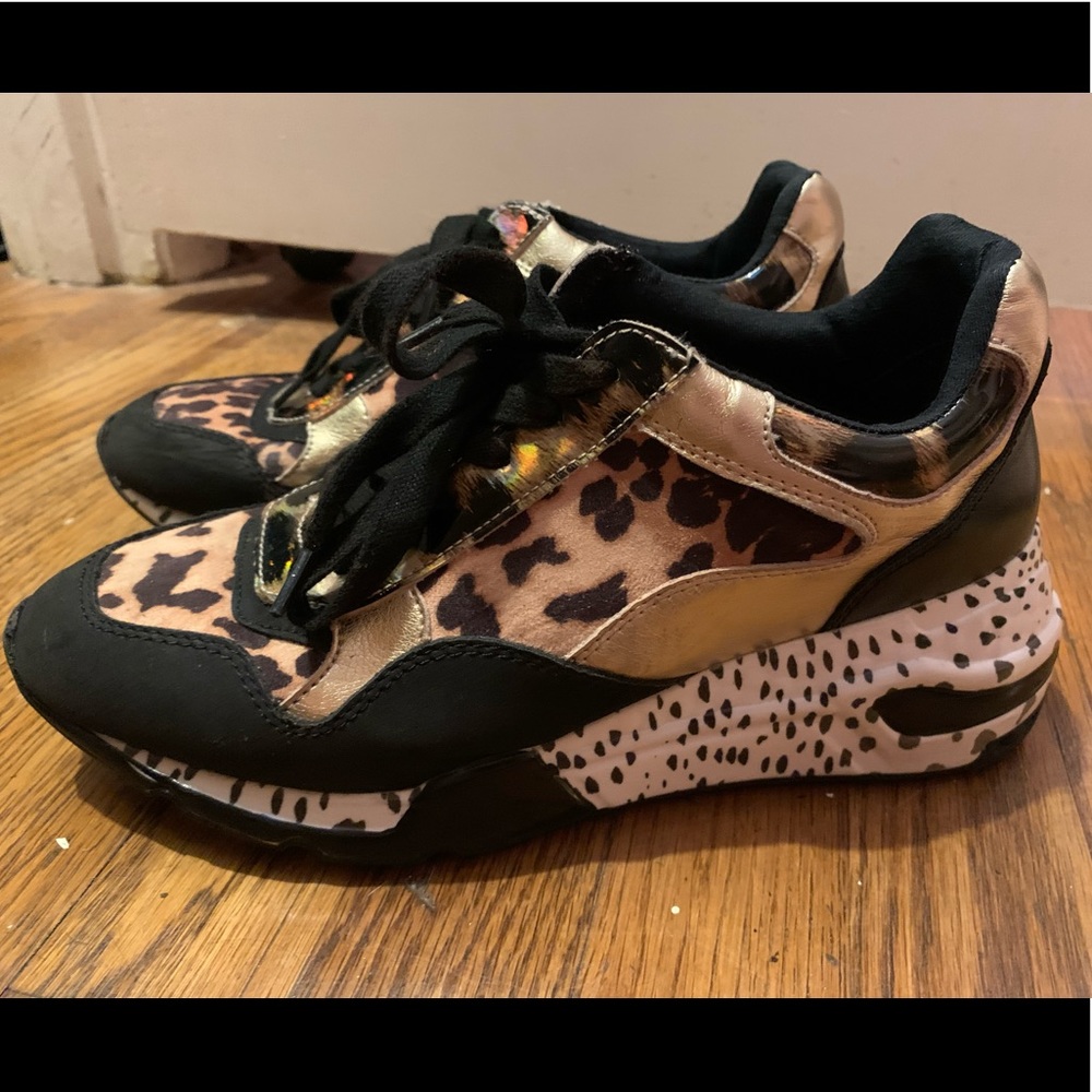Steve Madden genuine leather fashion sneakers